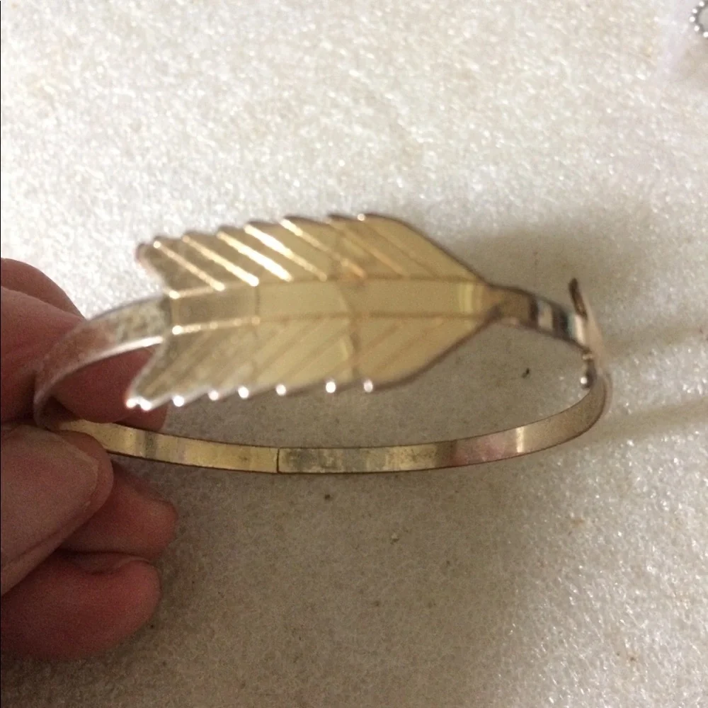 Vintage arowy bangle